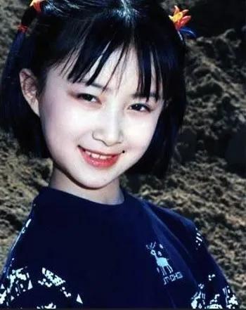 娱乐圈爆料95后小花,娱乐圈新势力崛起,揭秘她的成长之路 第2张 娱乐圈爆料95后小花,娱乐圈新势力崛起,揭秘她的成长之路 第2张