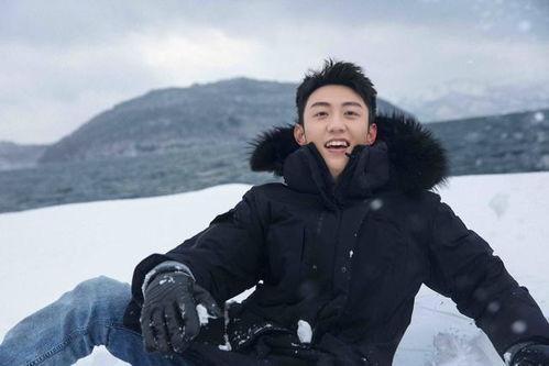 圈内爆料张婧仪黄景瑜,甜蜜互动引粉丝热议  第1张